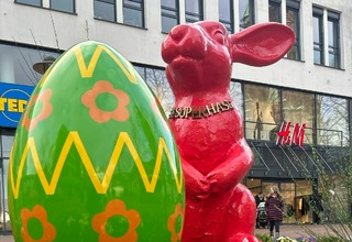 Osterdeko auf dem Alten Markt